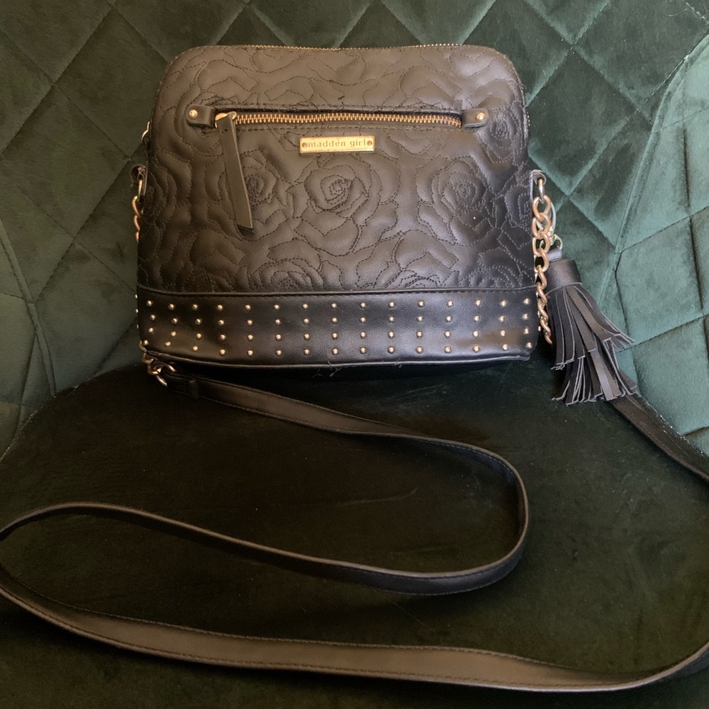 Madden girl, black crossbody purse with beautiful rose stitching & gold studs.